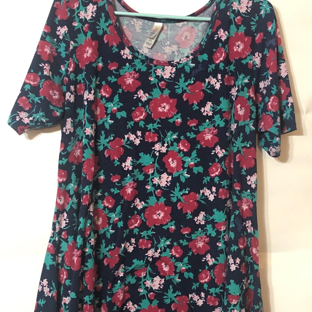 2 Lularoe Perfect T’s